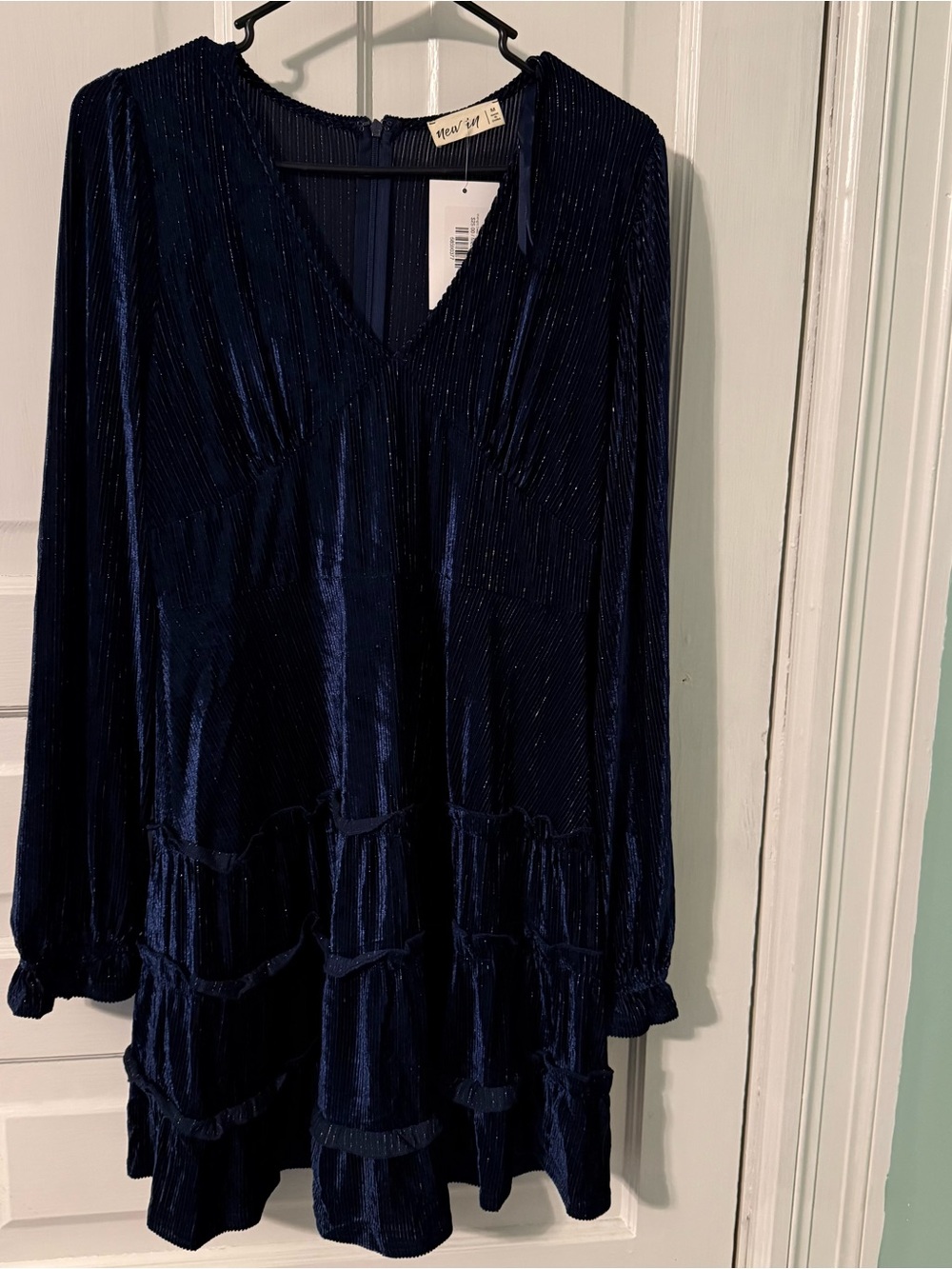 New Look Navy Velvet V-Neck Dress with Subtle Sheen